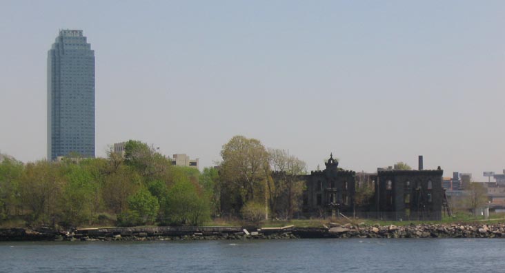Roosevelt Island From Peter Detmold Park, Midtown Manhattan