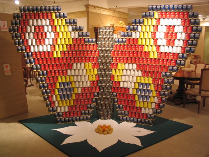 The Thornton-Tomasetti Group's "The CANterpillar" Entry, Canstruction 2005