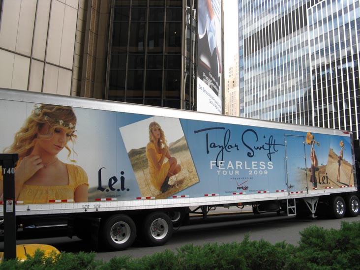 Taylor Swift Fearless Tour Truck, Madison Square Garden, 33rd Street and Eighth Avenue, Midtown Manhattan, August 27, 2009