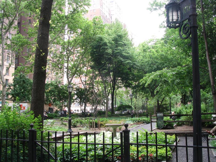 Park, Tudor City Place and 43rd Street, SW Corner, Midtown Manhattan