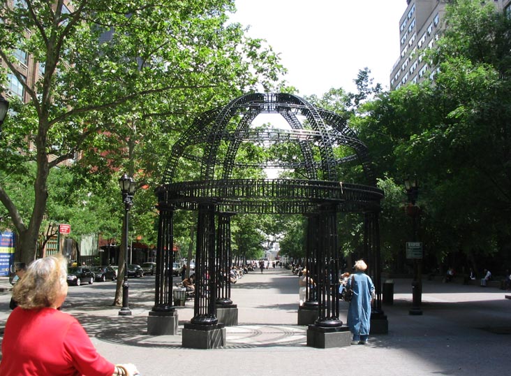 Dag Hammarskjöld Plaza, Midtown Manhattan