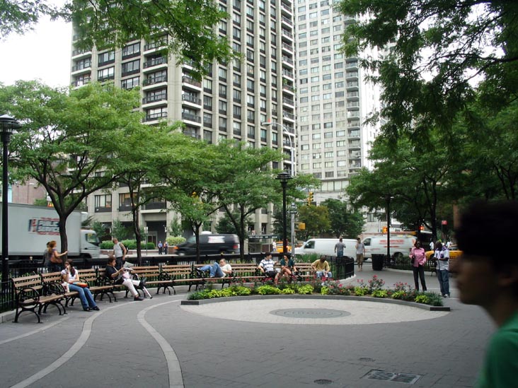 Tramway Plaza, 59th Street and Second Avenue, Upper East Side, Manhattan