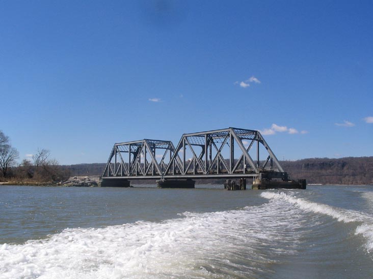 Spuyten Duyvil Swing Bridge, Harlem River, Upper Manhattan
