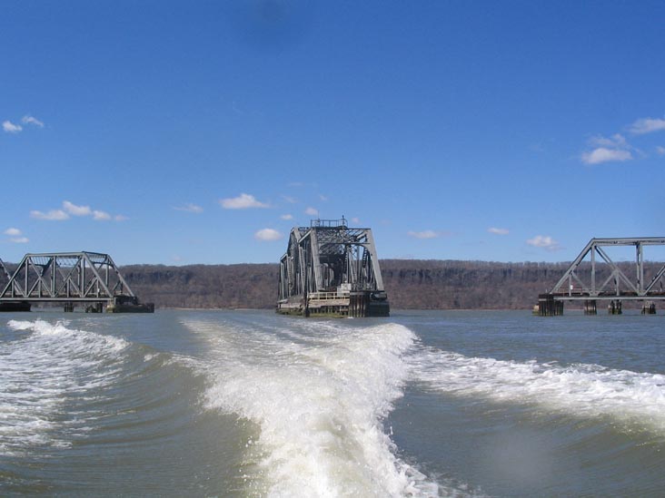 Spuyten Duyvil Swing Bridge, Harlem River, Upper Manhattan