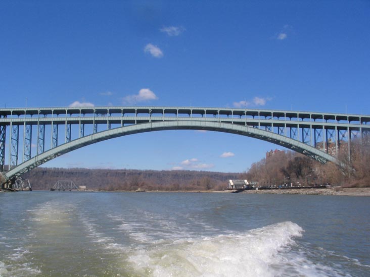 Henry Hudson Bridge, Harlem River, Upper Manhattan
