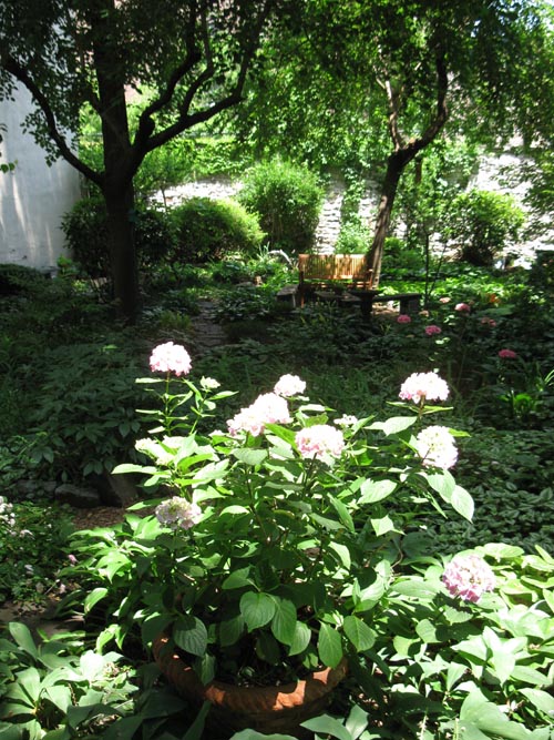 Albert's Garden, 18 East 2nd Street, East Village, Manhattan