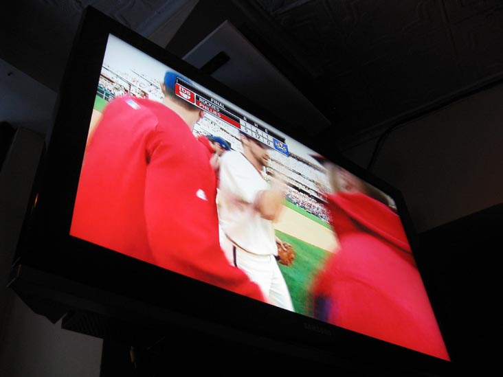 Wogie's Bar & Grill, 39 Greenwich Avenue, West Village, Manhattan, October 7, 2009