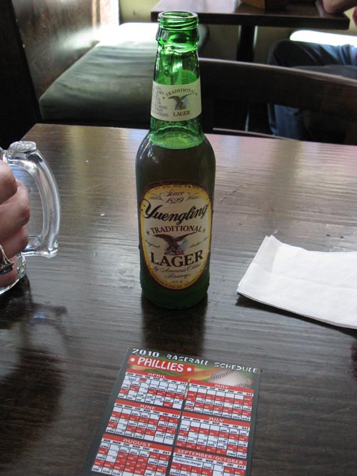 Wogie's Bar & Grill, 39 Greenwich Avenue, West Village, Manhattan, April 5, 2010