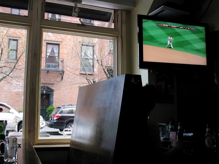 Wogie's Bar & Grill, 39 Greenwich Avenue, West Village, Manhattan, April 5, 2010