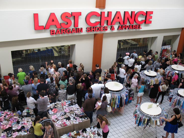 Last Chance Bargain Shoes & Apparel, 1919 East Camelback Road, Phoenix, Arizona, March 29, 2010