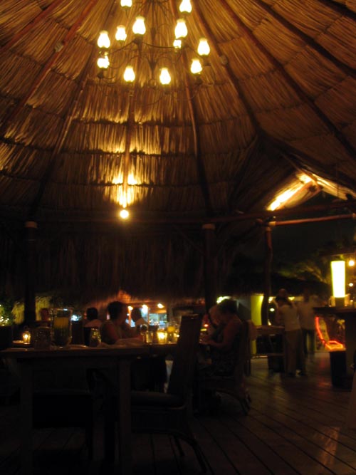 Marandi Restaurant, Bucutiweg 50, Aruba