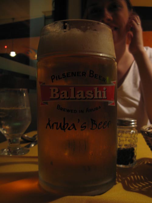 32-Ounce Balashi, Wacky Wahoo's, #33B Palm Beach, Noord, Aruba