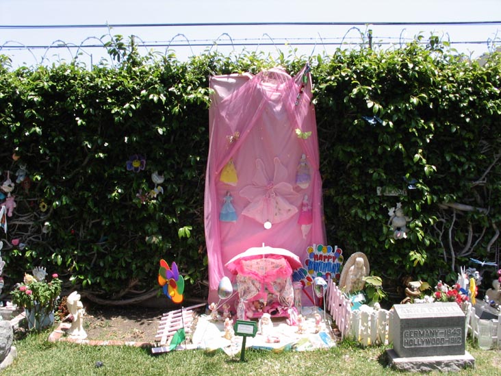 Van Ness Avenue Wall, Hollywood Forever Cemetery, 6000 Santa Monica Boulevard, Hollywood, California