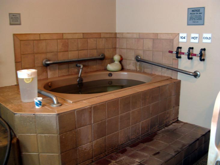 Hot Tub, Golden Haven Hot Springs Spa & Resort, 1713 Lake Street, Calistoga, California