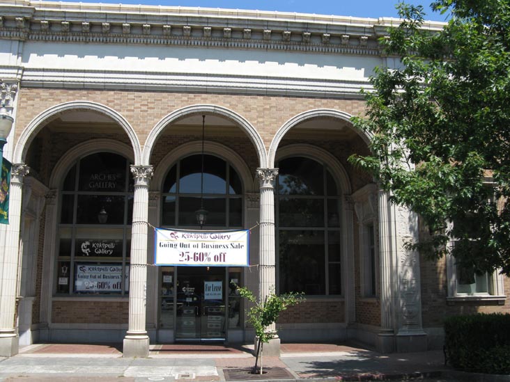 320 Healdsburg Avenue, Healdsburg, California