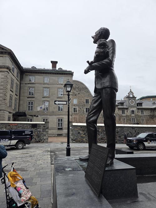 Le Pug Anglais, Place d'Armes, Montr&eacute;al, Canada, April 5, 2026