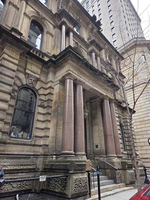 Old Molson Bank Building, Rue Saint-Jacques, Montréal, Canada, April 5, 2026