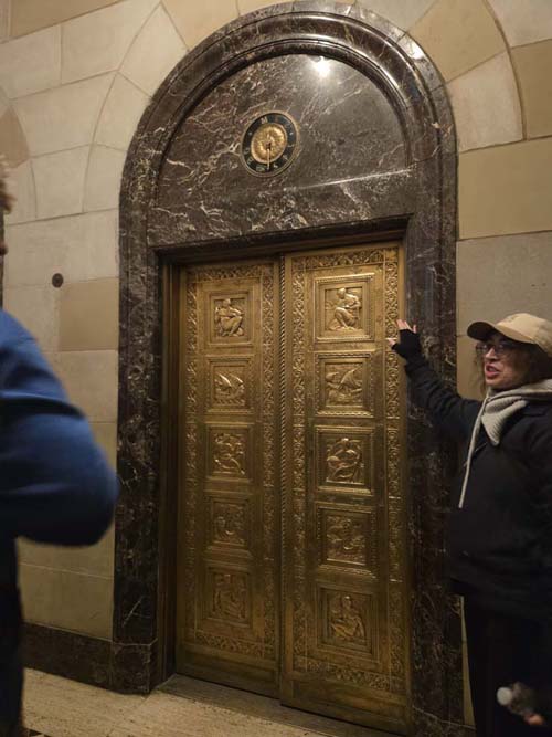 Elevator, Royal Bank Tower, 360 Rue Saint-Jacques, Montr&eacute;al, Canada, April 5, 2026