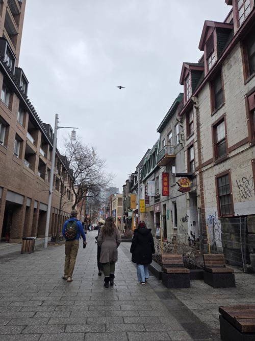 Rue De la Gaucheti&egrave;re, Montr&eacute;al, Canada, April 5, 2026