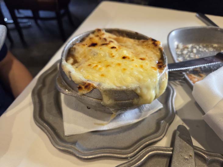 Soupe à l'Oignon/French Onion Soup, Gibbys, Montréal, Canada, April 8, 2026