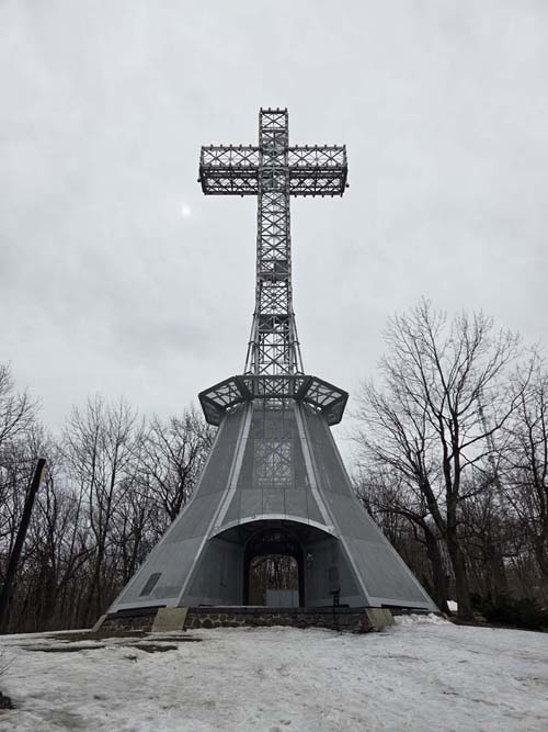 Mount Royal Cross, Parc du Mont-Royal/Mount Royal Park, Montr&eacute;al, Canada, April 4, 2026