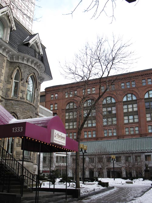 Restaurant Le Parchemin, 1333, Rue Université, Wallenberg Square, Montréal, Québec, Canada