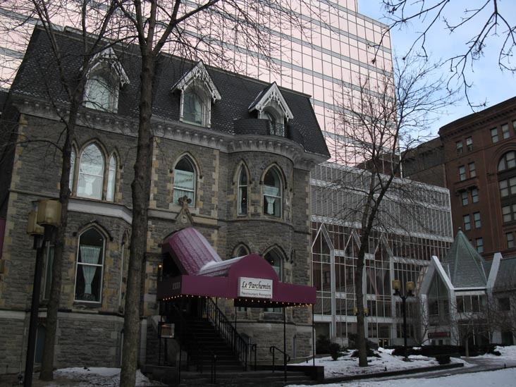 Restaurant Le Parchemin, 1333, Rue Université, Wallenberg Square, Montréal, Québec, Canada