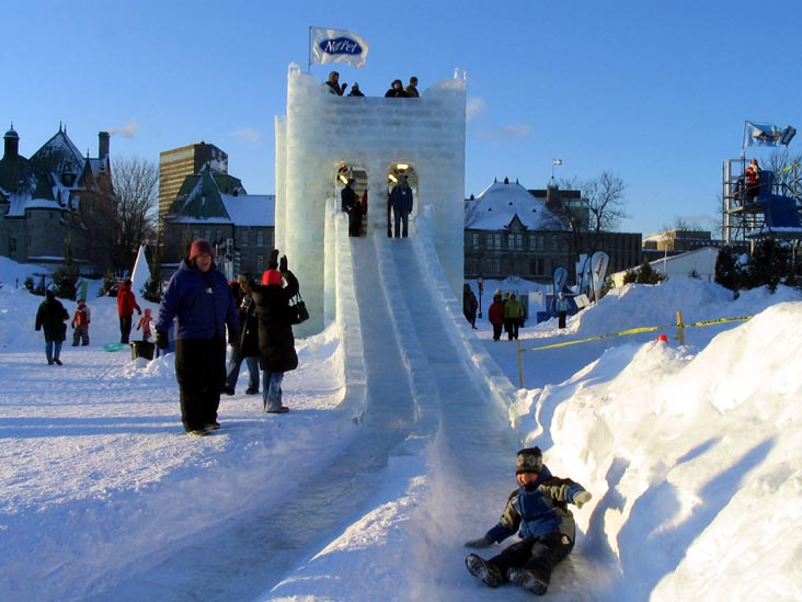 Natrel Ice Tower (Maison de glace Natrel), Place Desjardins, Carnaval de Québec (Quebec Winter Carnival), Québec City, Canada