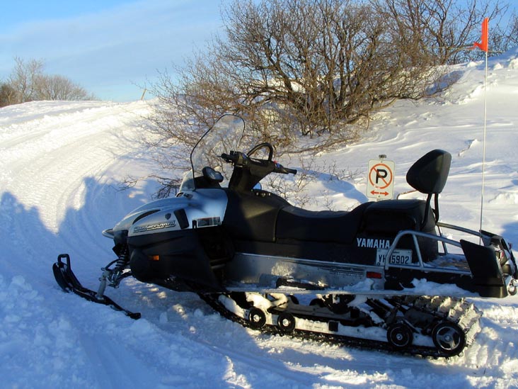 Snow Rafting (Rafting sur neige), Place Desjardins, Carnaval de Québec (Quebec Winter Carnival), Québec City, Canada
