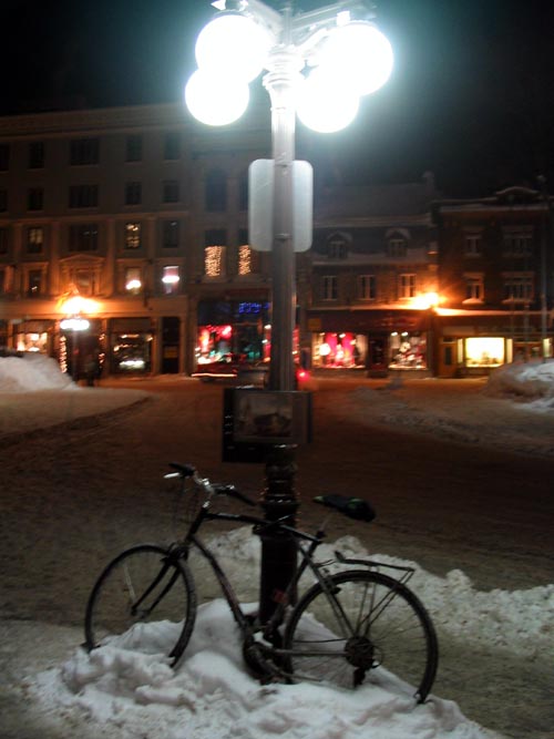 Place de l'Hôtel de Ville, Québec City, Canada