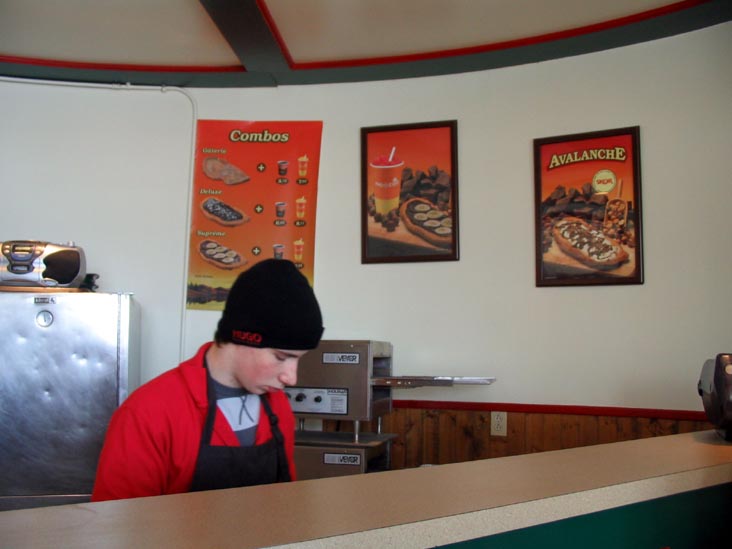 Counter, Queues de Castor, 1 Rue des Carrières, Québec City, Canada