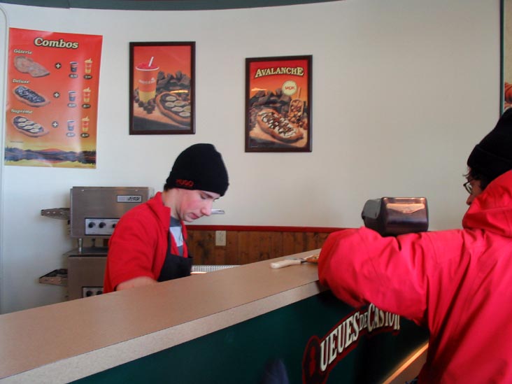 Counter, Queues de Castor, 1 Rue des Carrières, Québec City, Canada