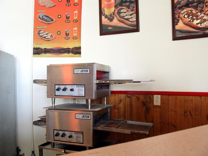 Counter, Queues de Castor, 1 Rue des Carrières, Québec City, Canada