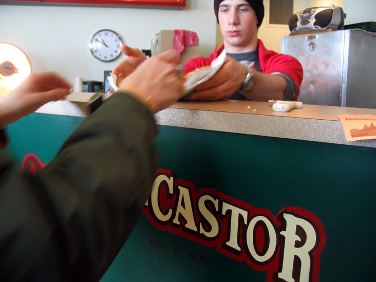 Counter, Queues de Castor, 1 Rue des Carrières, Québec City, Canada