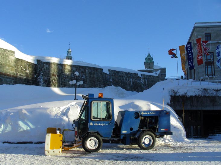 Snowplow, Rue Saint-Jean, Québec City, Canada