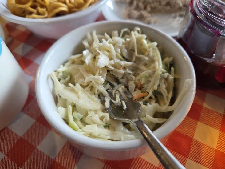 Salade de Chou Cr&eacute;meuse avec Soup&ccedil;on de sirop d’&Eacute;rable, Cabane &agrave; Sucre Constantin Gr&eacute;goire, Saint-Esprit, Canada, April 7, 2026
