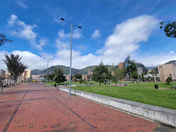 Parque El Renacimiento, Bogotá, Colombia, July 4, 2022