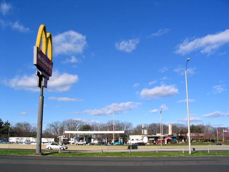 Interstate 95 Northbound Service Plaza, Fairfield, Connecticut, December 2, 2006