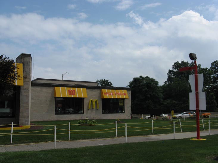 Interstate 95 Northbound Service Plaza, Fairfield, Connecticut, July 2, 2009