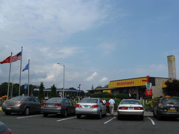 Interstate 95 Northbound Service Plaza, Fairfield, Connecticut, July 2, 2009