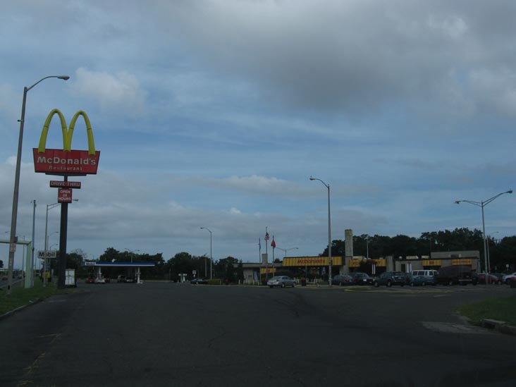 Interstate 95 Northbound Service Plaza, Fairfield, Connecticut, August 22, 2009