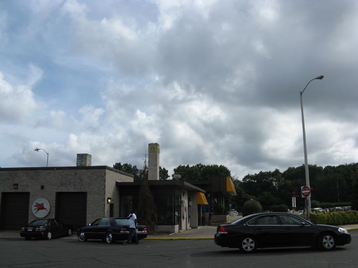 Interstate 95 Northbound Service Plaza, Fairfield, Connecticut, August 22, 2009