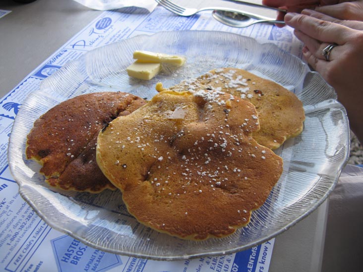 Pancakes, Kitchen Little, 135 Greenmanville Avenue, Mystic, Connecticut