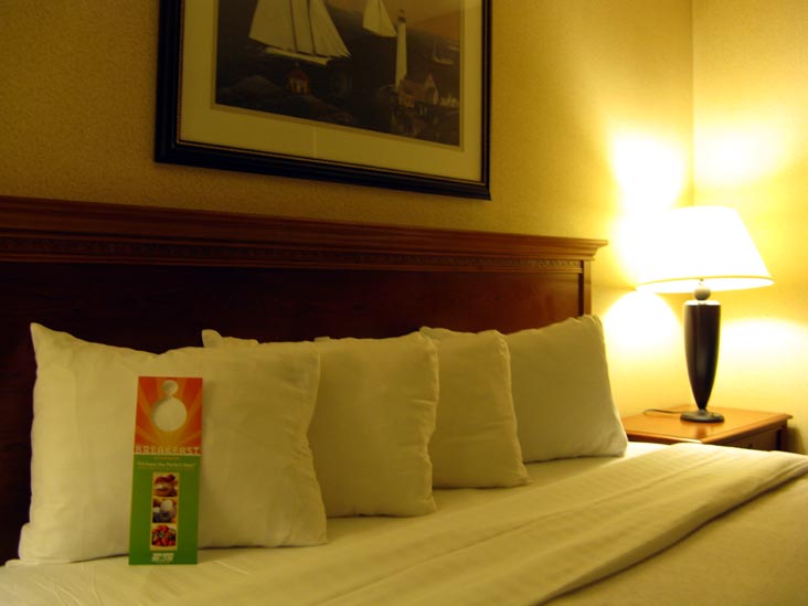 Room, Holiday Inn, 269 North Frontage Road, New London, Connecticut