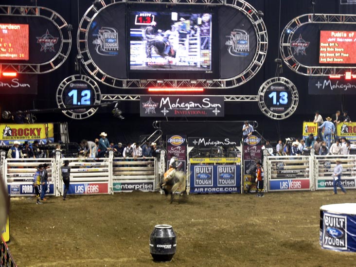 Bryan Richardson, Professonial Bull Riding Built Ford Tough Series, Mohegan Sun Arena, Mohegan Sun, Uncasville, Connecticut, October 18, 2008