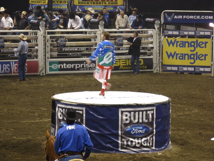 Flint Rasmussen, Professonial Bull Riding Built Ford Tough Series, Mohegan Sun Arena, Mohegan Sun, Uncasville, Connecticut, October 18, 2008