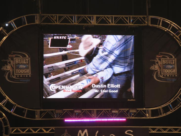 Dustin Elliott, Professonial Bull Riding Built Ford Tough Series, Mohegan Sun Arena, Mohegan Sun, Uncasville, Connecticut, October 18, 2008