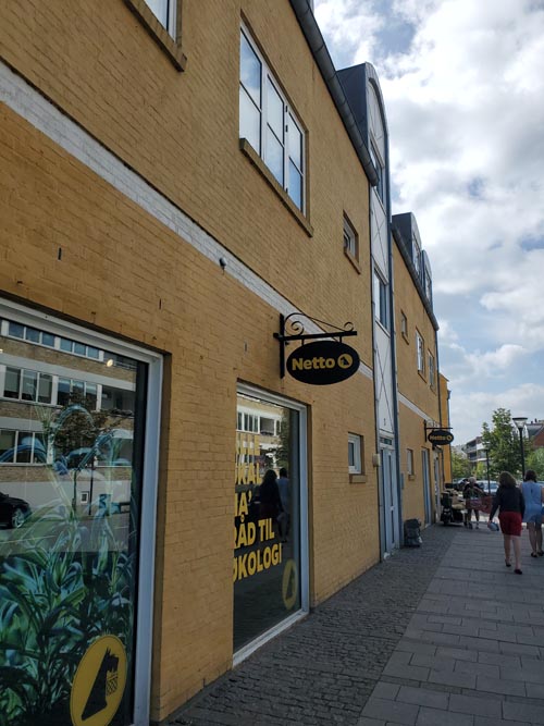 Netto, Vedb&aelig;k Stationsvej 5-7, Vedb&aelig;k, Denmark, July 26, 2025