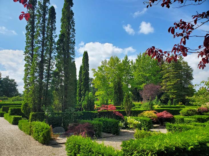 Cemetery, Vedbæk Kirke, Vedbæk, Denmark, July 26, 2025