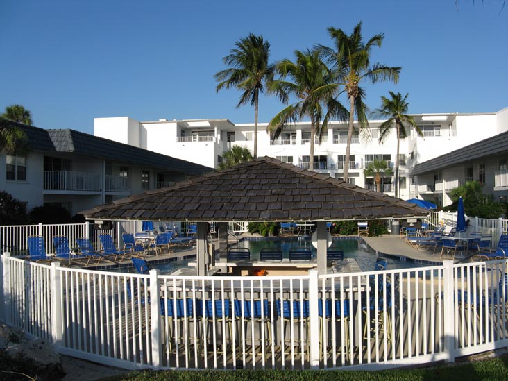 Four Winds Beach Resort, 2605 Gulf of Mexico Drive, Longboat Key, Florida